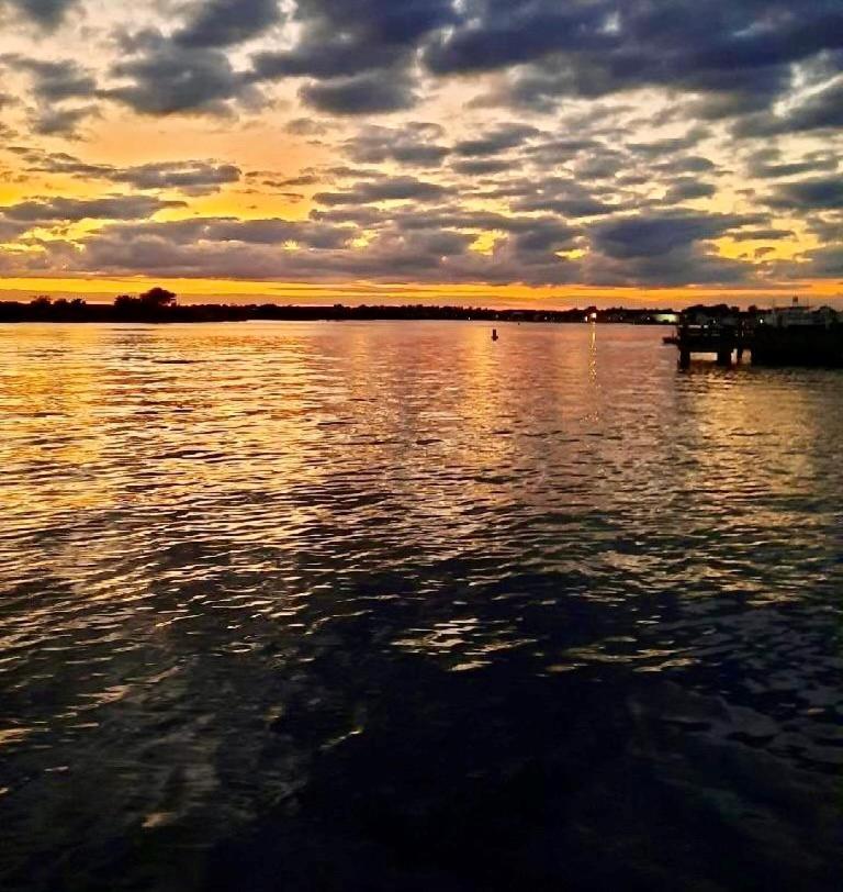 Waterway Inn Cedar Point Екстер'єр фото